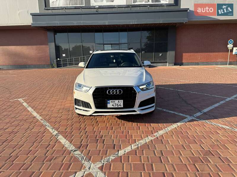 Внедорожник / Кроссовер Audi Q3 2017 в Одессе