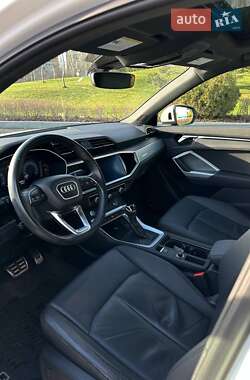Внедорожник / Кроссовер Audi Q3 2019 в 