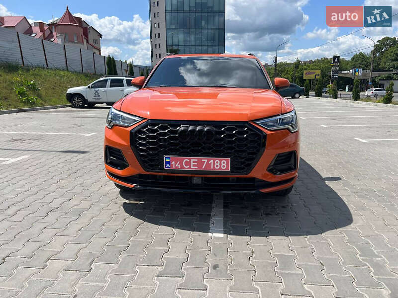 Внедорожник / Кроссовер Audi Q3 2021 в 