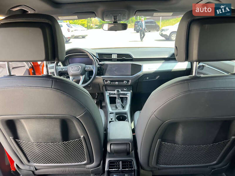 Внедорожник / Кроссовер Audi Q3 2021 в Тернополе
