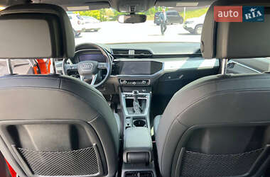 Внедорожник / Кроссовер Audi Q3 2021 в 