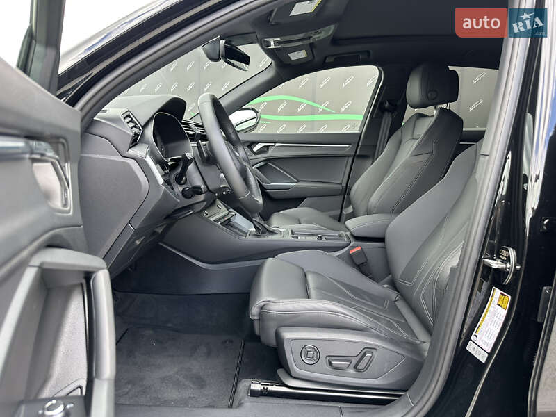 Внедорожник / Кроссовер Audi Q3 2024 в Киеве