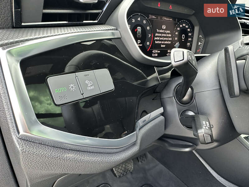 Внедорожник / Кроссовер Audi Q3 2024 в Киеве