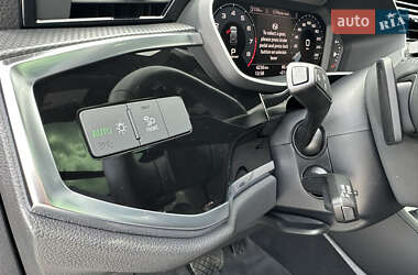 Внедорожник / Кроссовер Audi Q3 2024 в 