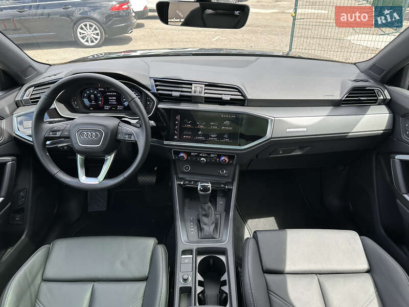 Внедорожник / Кроссовер Audi Q3 2024 в Киеве