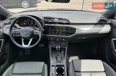 Внедорожник / Кроссовер Audi Q3 2024 в 