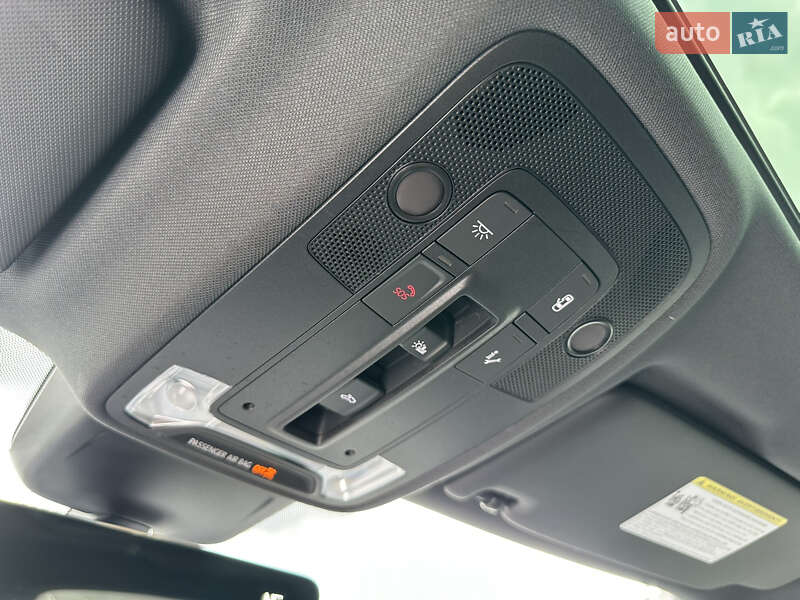 Внедорожник / Кроссовер Audi Q3 2024 в Киеве