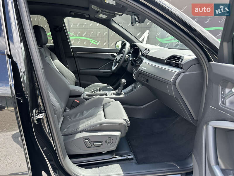 Внедорожник / Кроссовер Audi Q3 2024 в Киеве