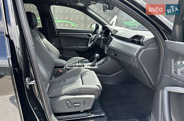 Внедорожник / Кроссовер Audi Q3 2024 в 