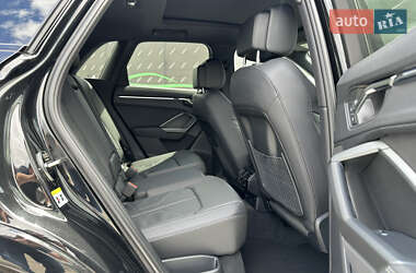 Внедорожник / Кроссовер Audi Q3 2024 в 