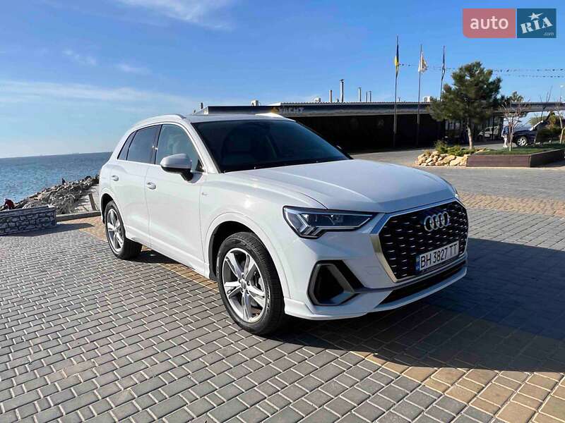 Внедорожник / Кроссовер Audi Q3 2019 в Виннице