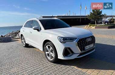 Внедорожник / Кроссовер Audi Q3 2019 в 