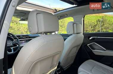 Внедорожник / Кроссовер Audi Q3 2019 в 