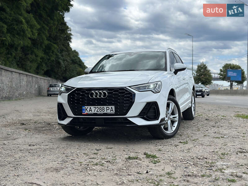 Внедорожник / Кроссовер Audi Q3 2019 в 
