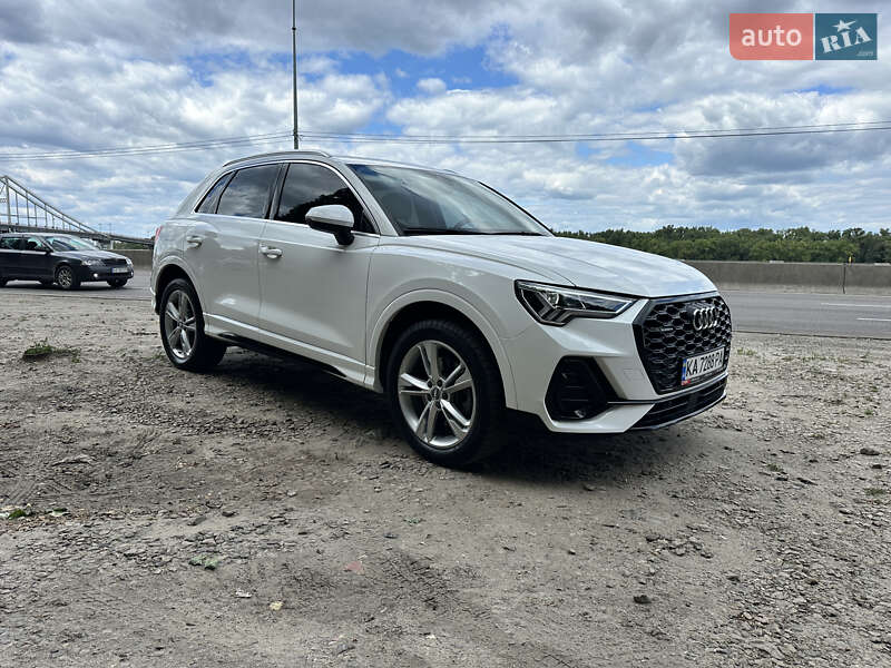Позашляховик / Кросовер Audi Q3 2019 в Києві