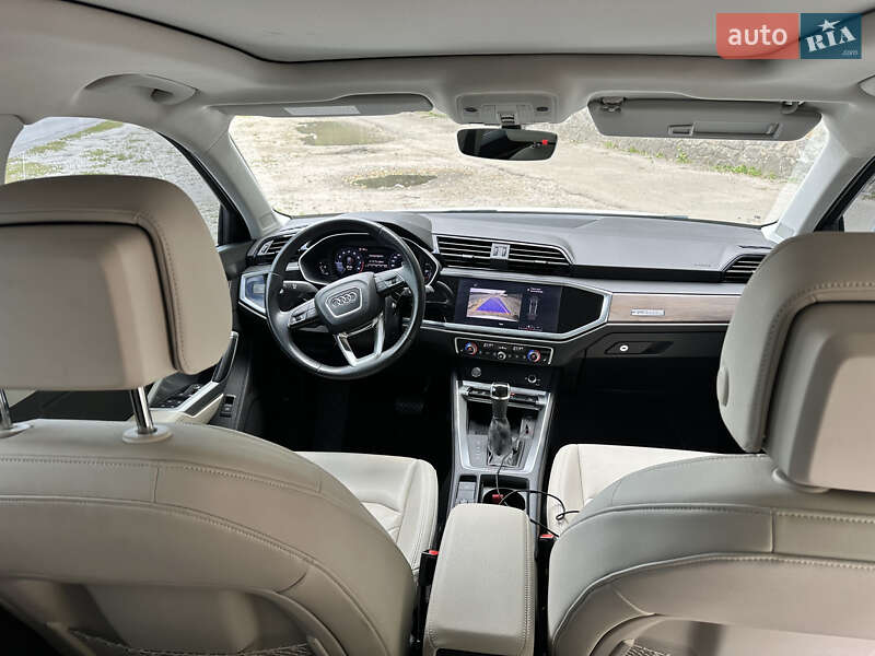Позашляховик / Кросовер Audi Q3 2019 в Києві