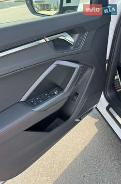 Внедорожник / Кроссовер Audi Q3 2020 в 