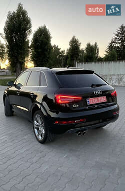 Внедорожник / Кроссовер Audi Q3 2016 в 