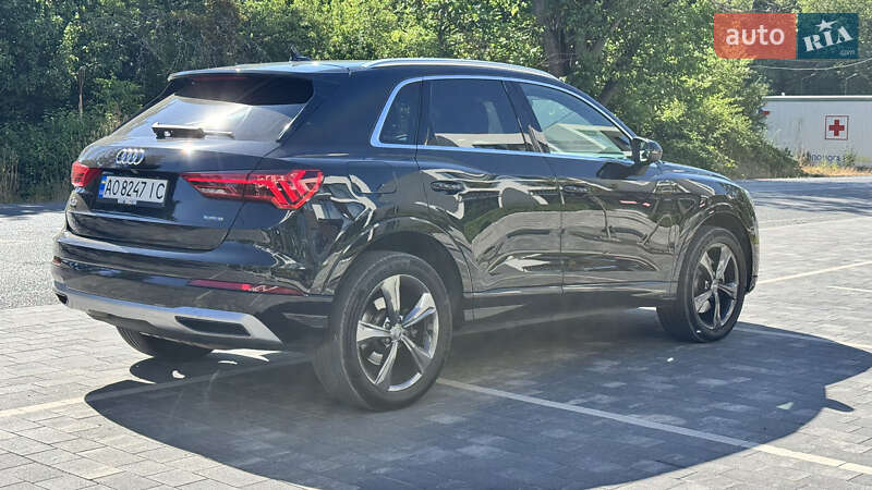 Внедорожник / Кроссовер Audi Q3 2019 в Ужгороде