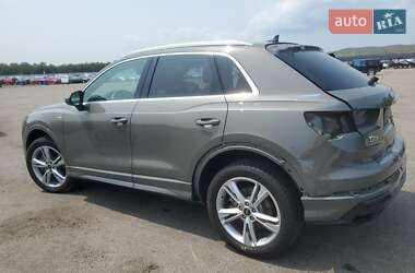 Внедорожник / Кроссовер Audi Q3 2021 в 