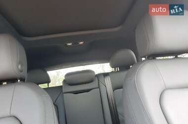 Внедорожник / Кроссовер Audi Q3 2021 в 