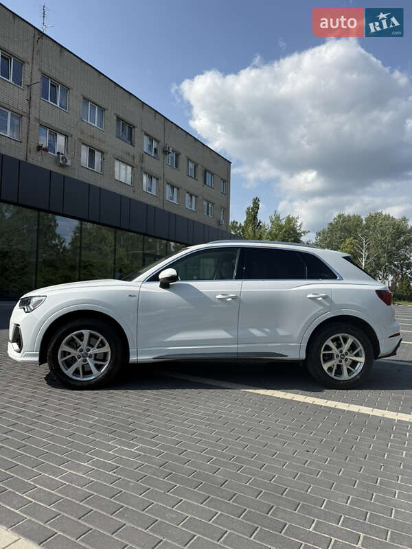Внедорожник / Кроссовер Audi Q3 2019 в Луцке