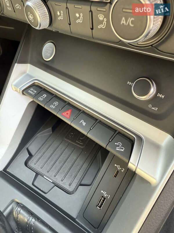 Внедорожник / Кроссовер Audi Q3 2019 в Луцке