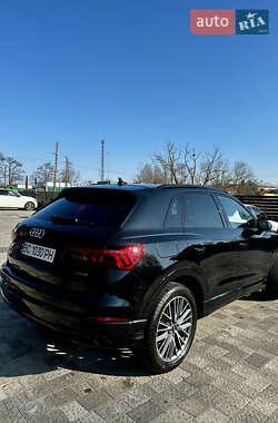 Внедорожник / Кроссовер Audi Q3 2021 в 
