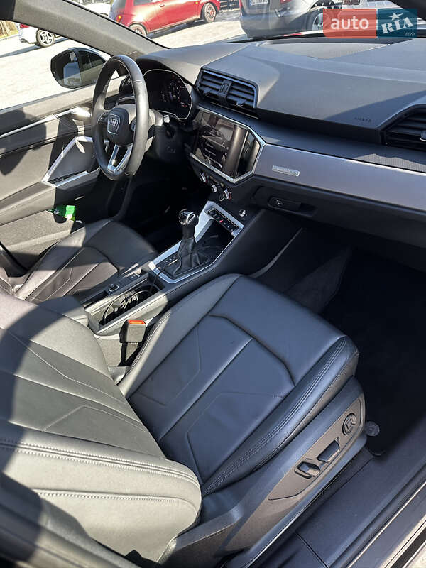 Внедорожник / Кроссовер Audi Q3 2021 в Львове