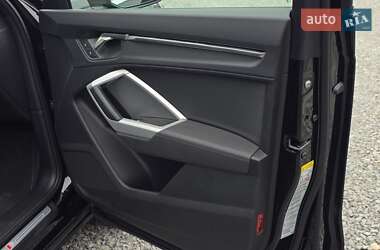 Внедорожник / Кроссовер Audi Q3 2024 в 