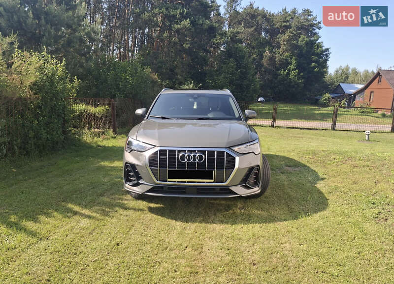 Позашляховик / Кросовер Audi Q3 2020 в Києві