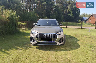 Внедорожник / Кроссовер Audi Q3 2020 в 
