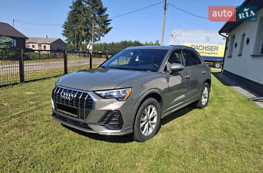 Внедорожник / Кроссовер Audi Q3 2020 в Киеве