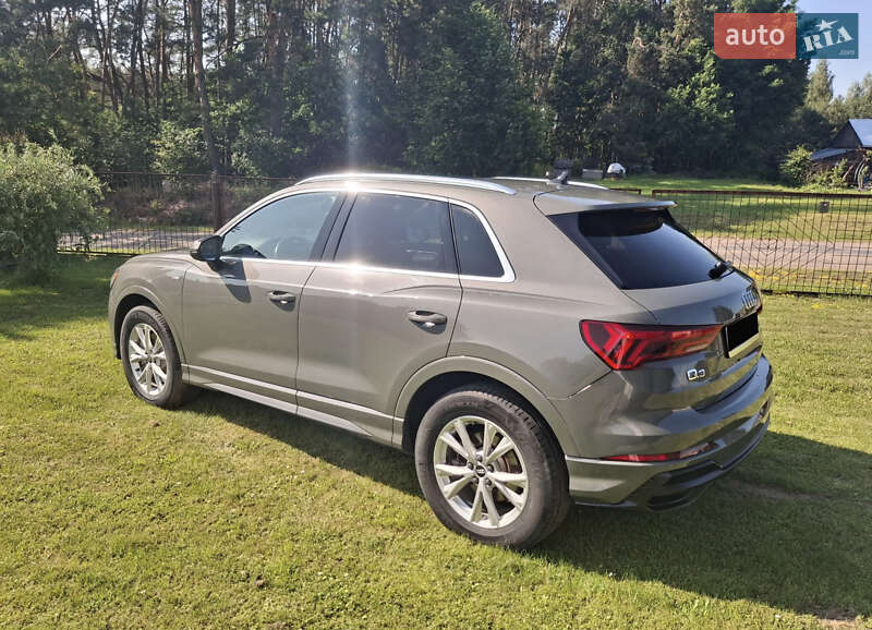 Позашляховик / Кросовер Audi Q3 2020 в Києві