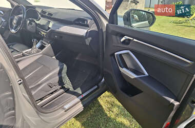 Внедорожник / Кроссовер Audi Q3 2020 в 