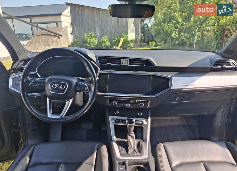 Позашляховик / Кросовер Audi Q3 2020 в Києві