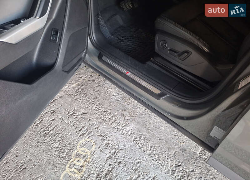 Позашляховик / Кросовер Audi Q3 2020 в Києві