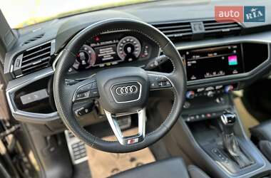 Позашляховик / Кросовер Audi Q3 2019 в 