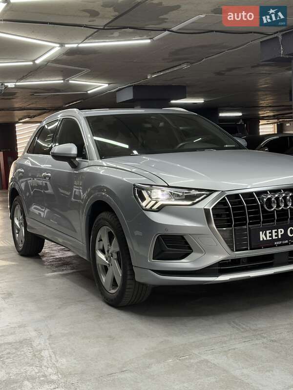 Внедорожник / Кроссовер Audi Q3 2019 в Одессе
