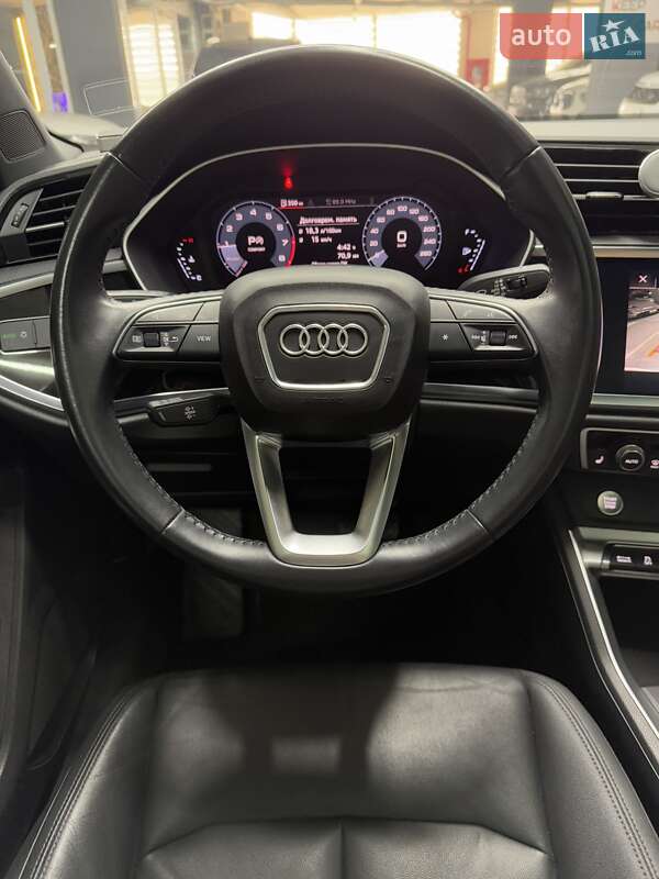 Внедорожник / Кроссовер Audi Q3 2019 в Одессе
