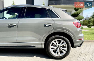 Внедорожник / Кроссовер Audi Q3 2022 в 