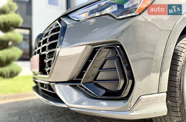 Внедорожник / Кроссовер Audi Q3 2022 в 