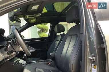 Внедорожник / Кроссовер Audi Q3 2022 в 