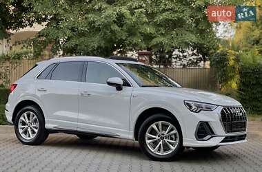 Внедорожник / Кроссовер Audi Q3 2024 в 