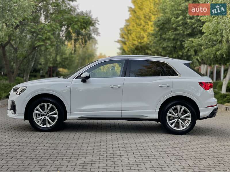 Позашляховик / Кросовер Audi Q3 2024 в Одесі