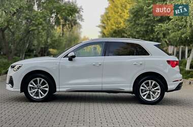 Внедорожник / Кроссовер Audi Q3 2024 в 