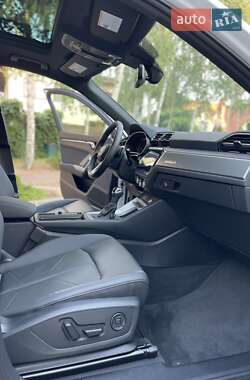 Внедорожник / Кроссовер Audi Q3 2024 в 