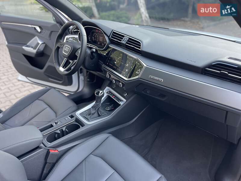 Позашляховик / Кросовер Audi Q3 2024 в Одесі