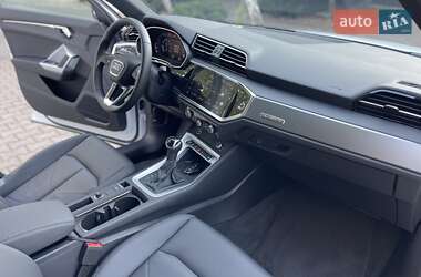 Внедорожник / Кроссовер Audi Q3 2024 в 