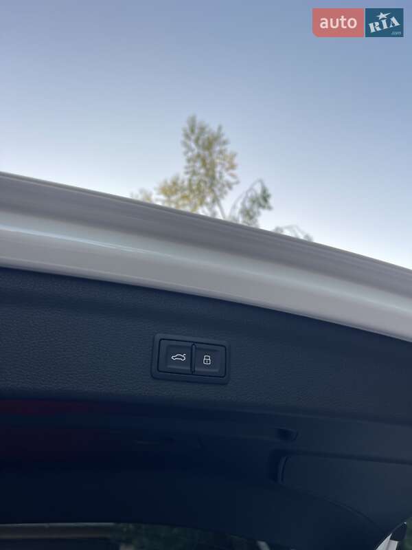 Позашляховик / Кросовер Audi Q3 2024 в Одесі